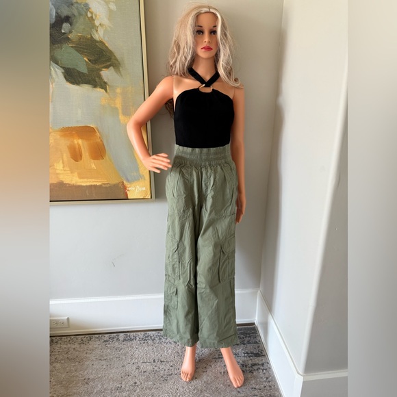 NEW Never Worn Aerie Stylish & Comfortable Easiest Cargo Pants in Olive Fun! - Picture 2 of 15